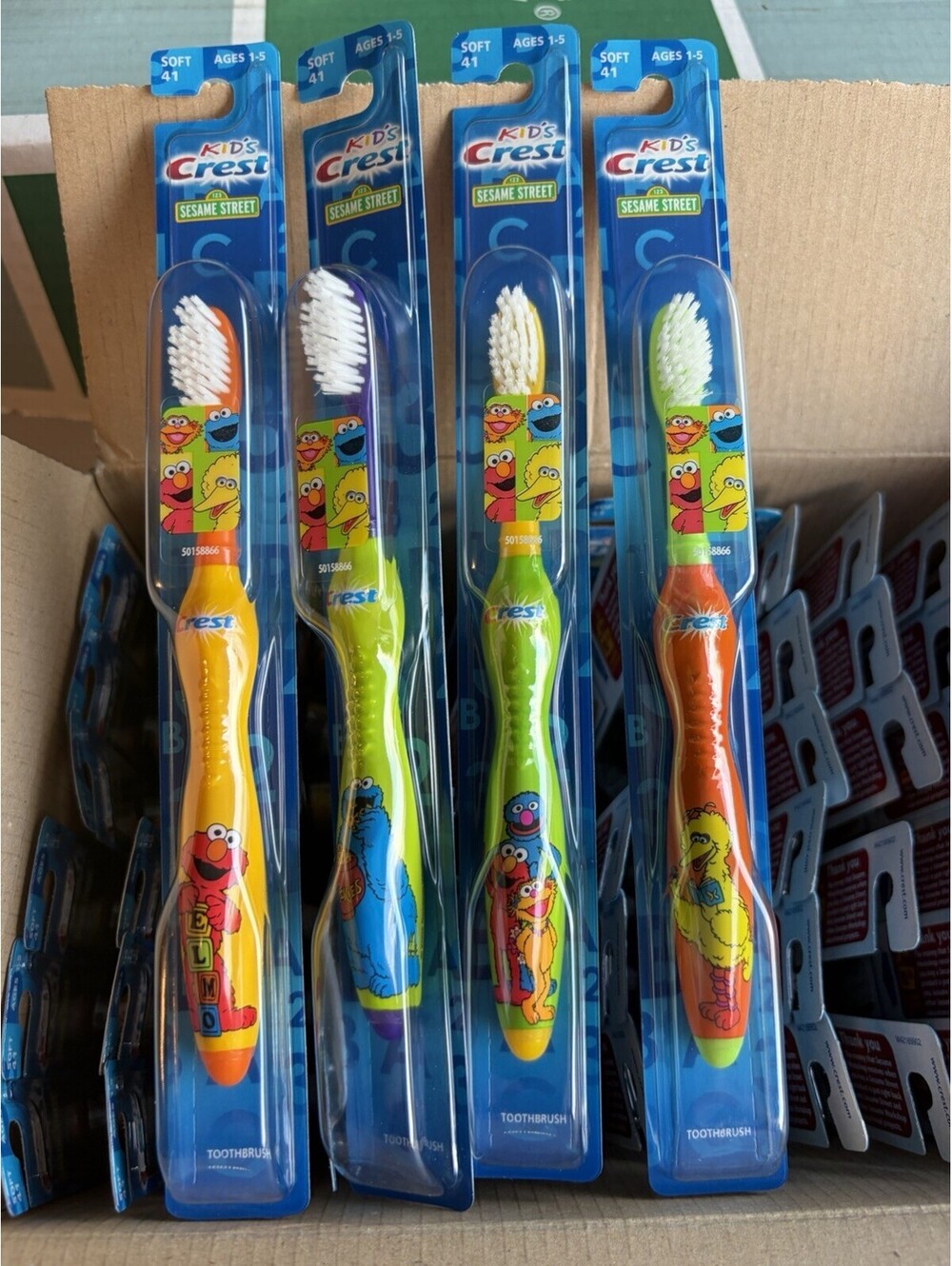 Vintage Crest Sesame Street Kids Childrenโs Toothbrush Soft Brand New Lot Of 72